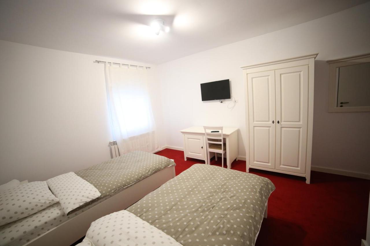 Fresh Accommodation Radauti Exterior photo